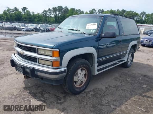 1994 Chevrolet Blazer z VIN 1GNEK18K0RJ366258, wystawiony jako IAAI lot #42471534 z przebiegiem 233 185 mil mil oraz . Historia ofert i sprzedaży dostępna na DreamBid. Obrazek 2.