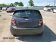 2016 Chevrolet Sonic LS z VIN 1G1JA6SH7G4166308, wystawiony jako Copart lot #64320455 z przebiegiem 216 715 mil mil oraz Szkoda całkowita • Salvage title. Historia ofert i sprzedaży dostępna na DreamBid. Obrazek 6.