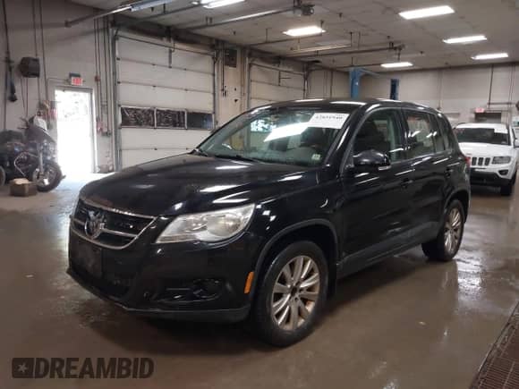 2009 Volkswagen Tiguan с VIN WVGCV75N49W510725, выставлен на аукционе IAAI как лот 42851940 с пробегом 212 752 миль миль и . История ставок и продаж доступна на DreamBid. Изображение 18.