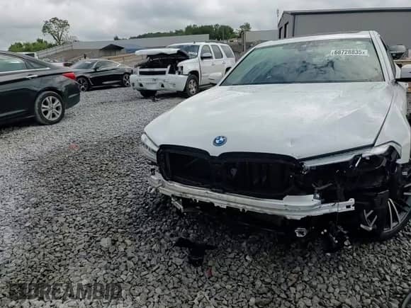 2023 BMW 5 Series 530e с VIN WBA13AG07PCN57629, выставлен на аукционе Copart как лот 68728835 с пробегом Не указан миль и Списание • Salvage title. История ставок и продаж доступна на DreamBid. Изображение 13.