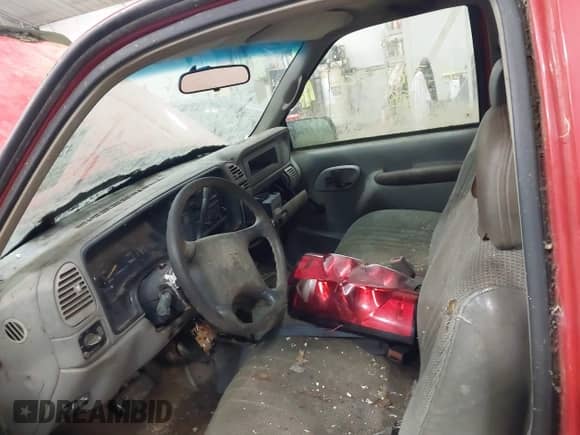 1998 Chevrolet Silverado 2500 с VIN 1GCGK29R7WE178053, выставлен на аукционе IAAI как лот 42347330 с пробегом 176 168 миль миль и . История ставок и продаж доступна на DreamBid. Изображение 6.