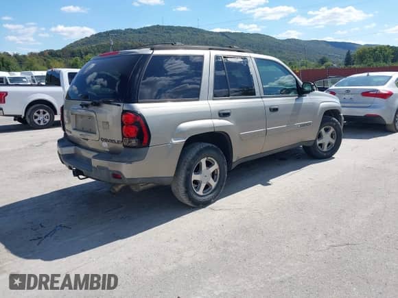 2003 Chevrolet TrailBlazer LT с VIN 1GNDT13S632109932, выставлен на аукционе IAAI как лот 43151737 с пробегом 174 172 миль миль и . История ставок и продаж доступна на DreamBid. Изображение 4.