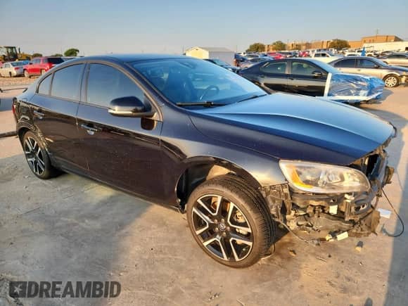 2017 Volvo S60 Dynamic с VIN YV140MTLXH2431471, выставлен на аукционе Copart как лот 71807255 с пробегом 130 958 миль миль и На запчасти • Non repairable. История ставок и продаж доступна на DreamBid. Изображение 4.
