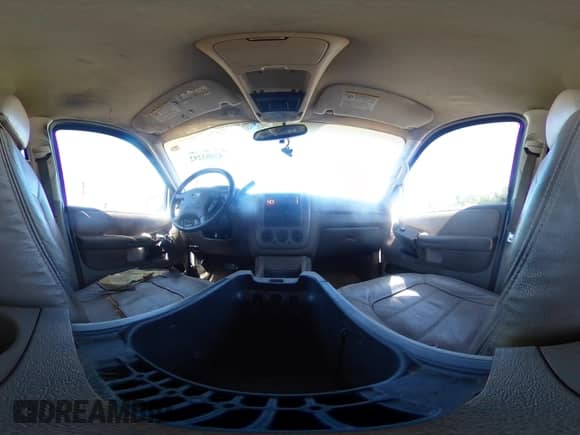 2005 Ford Explorer XLT z VIN 1FMZU63K65UA11317, wystawiony jako IAAI lot #42603292 z przebiegiem 218 625 mil mil oraz . Historia ofert i sprzedaży dostępna na DreamBid. Obrazek 18.