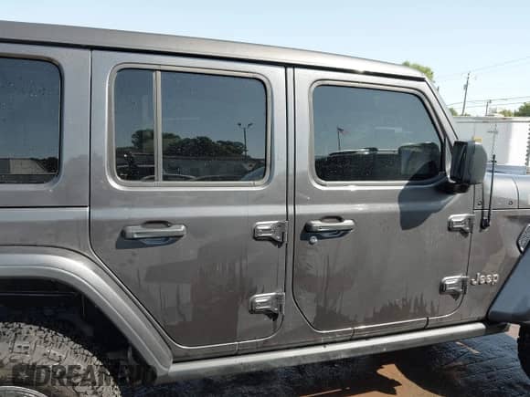 2022 Jeep Wrangler Unlimited Rubicon 392 с VIN 1C4JJXSJ6NW193565, выставлен на аукционе IAAI как лот 42050331 с пробегом 21 382 миль миль и . История ставок и продаж доступна на DreamBid. Изображение 13.