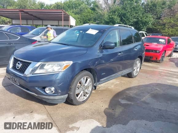2014 Nissan Pathfinder Platinum Hybrid with VIN 5N1CR2MN1EC662479, listed as a IAAI auction lot 42555716 with 172,643 mi miles and . Bid and sale history available at DreamBid. Image 2.