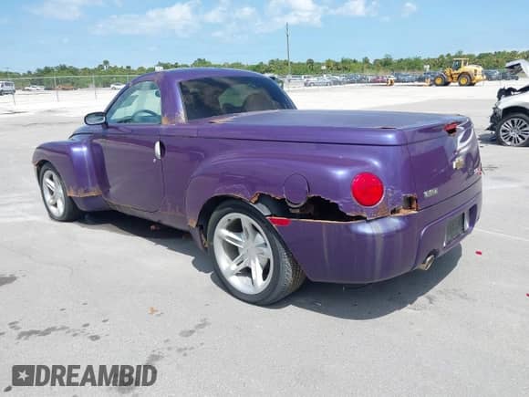2004 Chevrolet SSR LS with VIN 1GCES14P84B110592, listed as a IAAI auction lot 41994261 with Not provided miles and . Bid and sale history available at DreamBid. Image 3.
