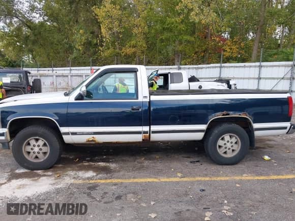 1989 GMC Sierra 1500 with VIN 1GTDK14K4KE543029, listed as a IAAI auction lot 43346336 with 218,934 mi miles and . Bid and sale history available at DreamBid. Image 13.