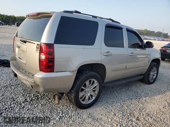 2009 Chevrolet Tahoe 2LT с VIN 1GNFK23049R101893, выставлен на аукционе Copart как лот 72025835 с пробегом 238 638 миль миль и Списание • Salvage title. История ставок и продаж доступна на DreamBid. Изображение 3.
