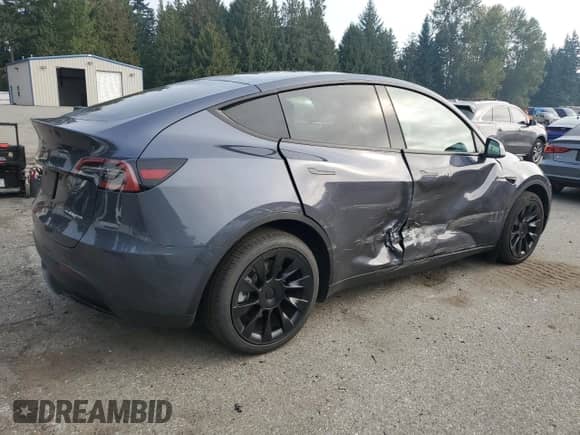 2023 Tesla Model Y Long Range с VIN 7SAYGDEE7PF883586, выставлен на аукционе Copart как лот 83939625 с пробегом 33 295 миль миль и Списание • Salvage title. История ставок и продаж доступна на DreamBid. Изображение 3.