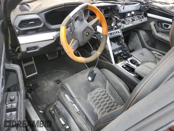 2019 Lamborghini Urus with VIN ZPBUA1ZL5KLA05433, listed as a Copart auction lot 69777194 with Not provided miles and Clean title. Bid and sale history available at DreamBid. Image 8.