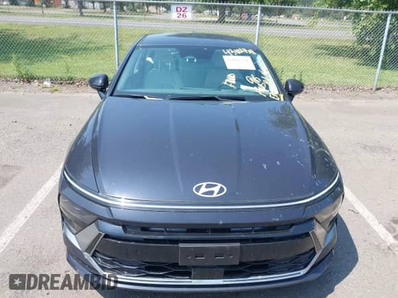 2024 Hyundai Sonata SEL z VIN KMHL64JA8RA421350, wystawiony jako IAAI lot #43004591 z przebiegiem 9 821 mil mil oraz . Historia ofert i sprzedaży dostępna na DreamBid. Obrazek 6.