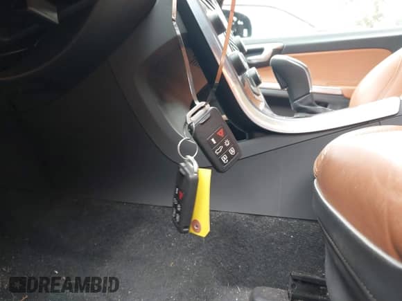 2013 Volvo S60 T6 R-Design Platinum с VIN YV1902FH8D1216575, выставлен на аукционе IAAI как лот 43233003 с пробегом 52 221 миль миль и . История ставок и продаж доступна на DreamBid. Изображение 11.