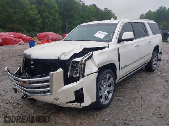 2015 Cadillac Escalade ESV Premium with VIN 1GYS4TKJ6FR708255, listed as a IAAI auction lot 42244621 with 31,407 mi miles and . Bid and sale history available at DreamBid. Image 20.
