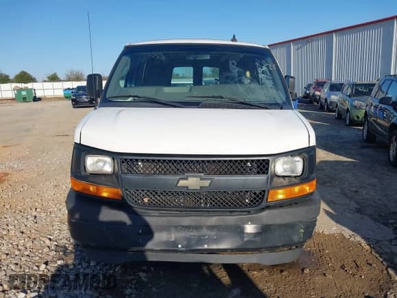 2017 Chevrolet Express Cargo with VIN 1GCWGBFF0H1109366, listed as a IAAI auction lot 41494549 with 181,398 mi miles and . Bid and sale history available at DreamBid. Image 12.