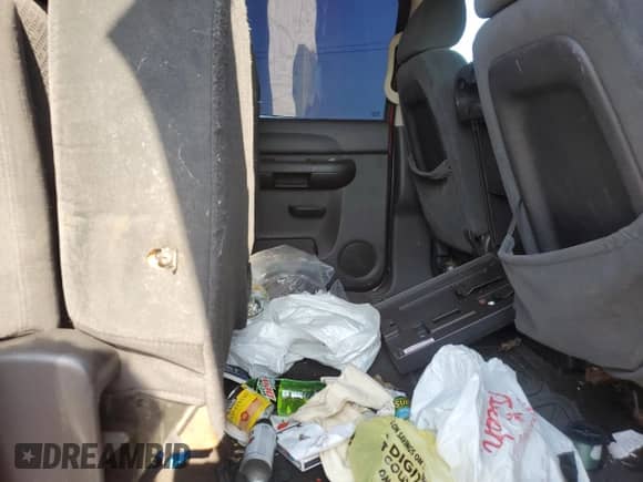 2008 Chevrolet Silverado 2500HD 1LT с VIN 1GCHK23618F104448, выставлен на аукционе Copart как лот 66154435 с пробегом 252 546 миль миль и Списание • Salvage title. История ставок и продаж доступна на DreamBid. Изображение 10.