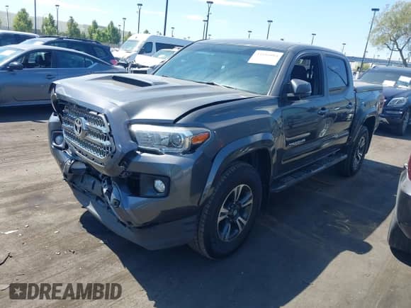 2016 Toyota Tacoma SR5 with VIN 3TMAZ5CNXGM009360, listed as a IAAI auction lot 43186084 with 89,490 mi miles and . Bid and sale history available at DreamBid. Image 19.