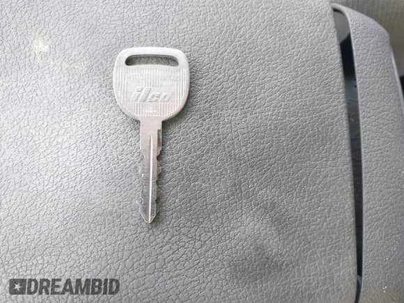 2005 Chevrolet Suburban Z71 z VIN 3GNFK16ZX5G191601, wystawiony jako IAAI lot #42727237 z przebiegiem 294 814 mil mil oraz . Historia ofert i sprzedaży dostępna na DreamBid. Obrazek 11.