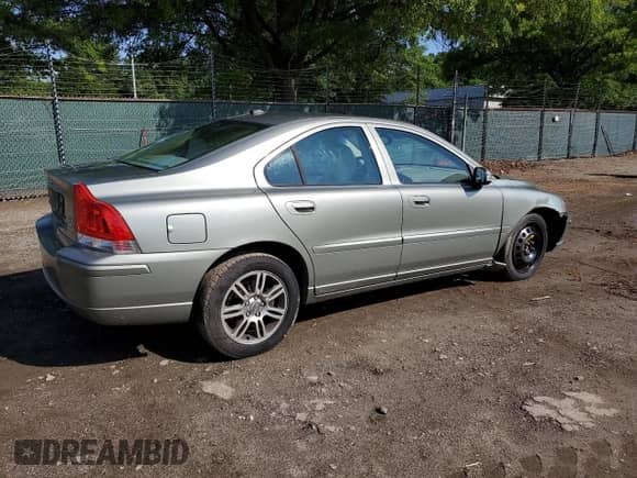 2008 Volvo S60 2.5T с VIN YV1RH592382689429, выставлен на аукционе Copart как лот 58556345 с пробегом 122 357 миль миль и Списание • Salvage title. История ставок и продаж доступна на DreamBid. Изображение 3.