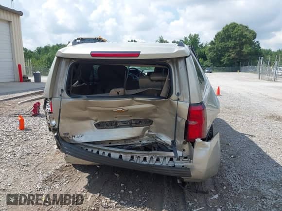2015 Chevrolet Tahoe LT с VIN 1GNSCBKC9FR241912, выставлен на аукционе IAAI как лот 42571879 с пробегом 264 917 миль миль и . История ставок и продаж доступна на DreamBid. Изображение 6.
