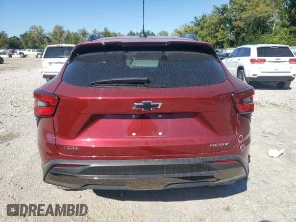 2024 Chevrolet Trax ACTIV z VIN KL77LKE28RC085559, wystawiony jako Copart lot #85587885 z przebiegiem 15 731 mil mil oraz Szkoda całkowita • Salvage title. Historia ofert i sprzedaży dostępna na DreamBid. Obrazek 6.