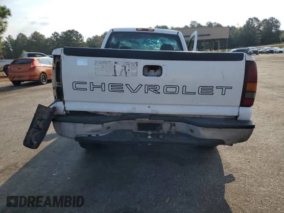 2001 Chevrolet Silverado 1500 with VIN 1GCEC14W71Z204969, listed as a Copart auction lot 81022445 with 247,209 mi miles and Salvage title. Bid and sale history available at DreamBid. Image 6.