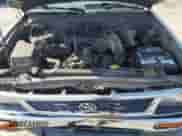 1995 Toyota Tacoma z VIN 4TAUN53B3SZ020458, wystawiony jako Copart lot #71509355 z przebiegiem 146 447 mil mil oraz Czysty tytuł • Clean title. Historia ofert i sprzedaży dostępna na DreamBid. Obrazek 11.