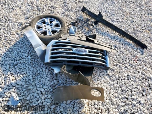 2017 Ford F-150 XLT z VIN 1FTEW1CP9HKC32812, wystawiony jako Copart lot #82225955 z przebiegiem 129 706 mil mil oraz Szkoda całkowita • Salvage title. Historia ofert i sprzedaży dostępna na DreamBid. Obrazek 12.