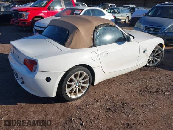 2008 BMW Z4 3.0i с VIN 4USBU33548LW74873, выставлен на аукционе IAAI как лот 41387887 с пробегом 185 696 миль миль и . История ставок и продаж доступна на DreamBid. Изображение 4.