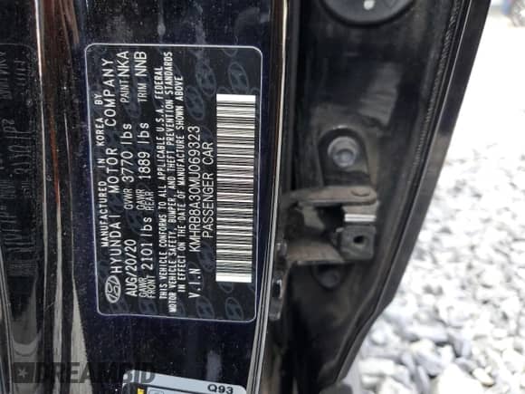 2021 Hyundai Venue SE with VIN KMHRB8A30MU069323, listed as a Copart auction lot 68531914 with 59,533 mi miles and Salvage title. Bid and sale history available at DreamBid. Image 14.