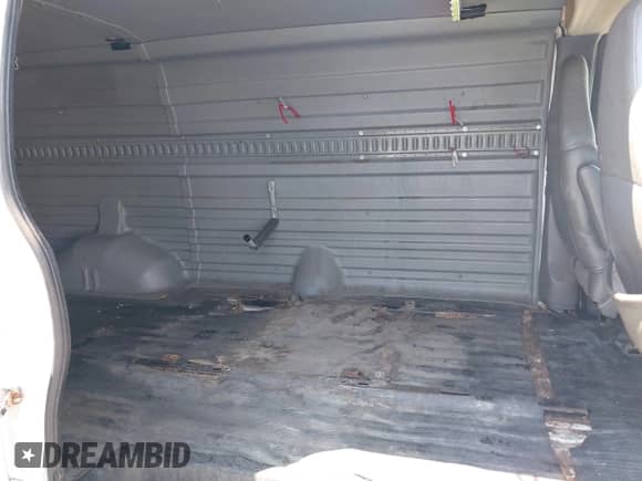 2005 Chevrolet Express Cargo с VIN 1GCGG29U851189140, выставлен на аукционе IAAI как лот 42733386 с пробегом 220 886 миль миль и . История ставок и продаж доступна на DreamBid. Изображение 8.