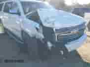 2017 Chevrolet Suburban Premier z VIN 1GNSCJKC8HR349936, wystawiony jako IAAI lot #41321102 z przebiegiem 131 594 mil mil oraz . Historia ofert i sprzedaży dostępna na DreamBid. Obrazek 6.