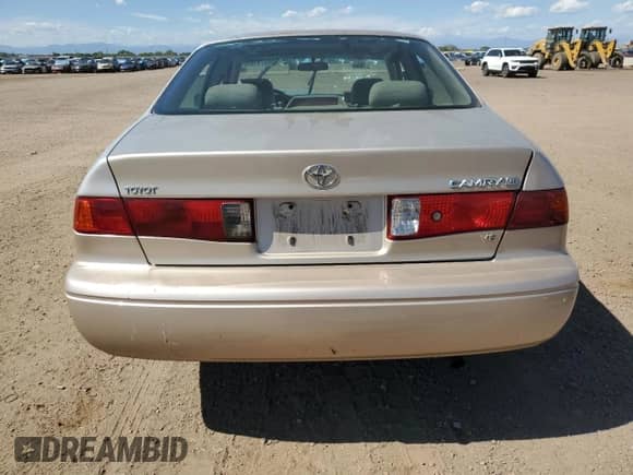 2001 Toyota Camry LE z VIN JT2BF28K010302598, wystawiony jako Copart lot #80579165 z przebiegiem 155 338 mil mil oraz Szkoda całkowita • Salvage title. Historia ofert i sprzedaży dostępna na DreamBid. Obrazek 6.