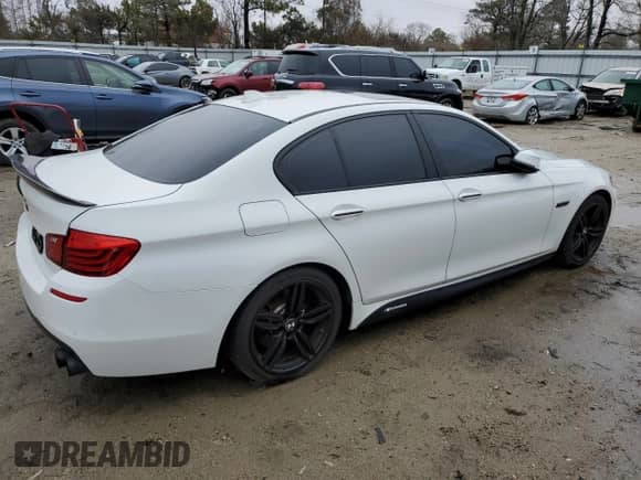 2015 BMW 5 Series 550i с VIN WBAKN9C56FD682337, выставлен на аукционе Copart как лот 44209865 с пробегом 115 956 миль миль и Чистый • Clean title. История ставок и продаж доступна на DreamBid. Изображение 3.