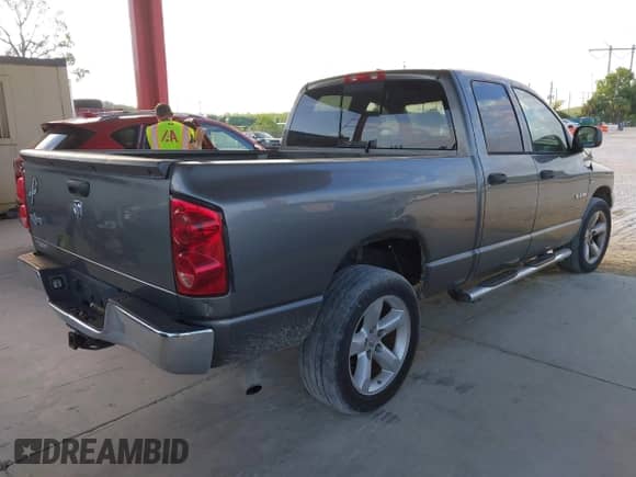 2008 Dodge 1500 SLT z VIN 1D7HA18298S599711, wystawiony jako IAAI lot #43353833 z przebiegiem 280 365 mil mil oraz . Historia ofert i sprzedaży dostępna na DreamBid. Obrazek 4.