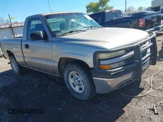 2002 Chevrolet Silverado 1500 z VIN 1GCEC14Z72Z309040, wystawiony jako IAAI lot #43192908 z przebiegiem 97 142 mil mil oraz . Historia ofert i sprzedaży dostępna na DreamBid. Obrazek 1.