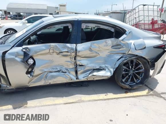 2023 Lexus IS 350 F Sport z VIN JTHGZ1B29P5068608, wystawiony jako IAAI lot #42467225 z przebiegiem 17 266 mil mil oraz . Historia ofert i sprzedaży dostępna na DreamBid. Obrazek 6.