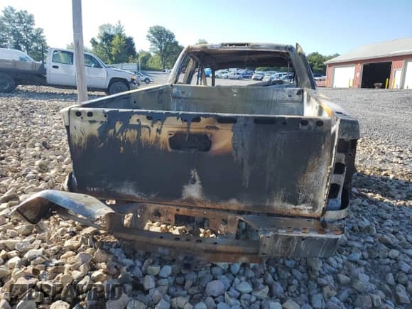 2012 GMC Sierra 1500 SLE z VIN 1GTR2VE70CZ195666, wystawiony jako Copart lot #70352935 z przebiegiem Nie podano mil oraz Szkoda całkowita • Salvage title. Historia ofert i sprzedaży dostępna na DreamBid. Obrazek 6.
