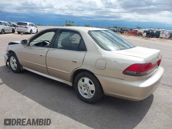 2001 Honda Accord EX z VIN 1HGCG16551A003412, wystawiony jako IAAI lot #43313856 z przebiegiem 277 413 mil mil oraz . Historia ofert i sprzedaży dostępna na DreamBid. Obrazek 3.