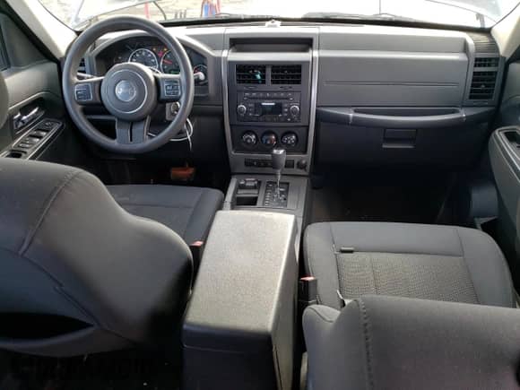 2011 Jeep Liberty Sport с VIN 1J4PN2GK5BW575174, выставлен на аукционе Copart как лот 45676035 с пробегом 130 950 миль миль и Списание • Salvage title. История ставок и продаж доступна на DreamBid. Изображение 8.