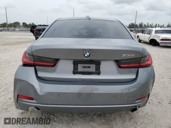 2023 BMW 3 Series 330i z VIN 3MW69FF09P8D49889, wystawiony jako Copart lot #57642005 z przebiegiem 38 249 mil mil oraz Szkoda całkowita • Salvage title. Historia ofert i sprzedaży dostępna na DreamBid. Obrazek 6.