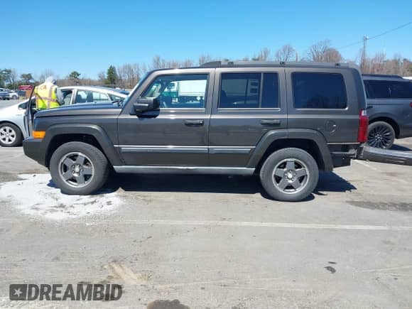 2006 Jeep Commander with VIN 1J8HH48K96C176263, listed as a IAAI auction lot 41843558 with 172,157 mi miles and . Bid and sale history available at DreamBid. Image 15.