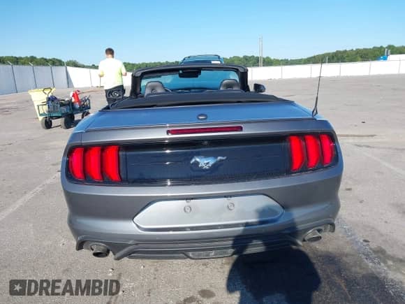 2022 Ford Mustang EcoBoost z VIN 1FATP8UH4N5139443, wystawiony jako IAAI lot #43088560 z przebiegiem 8 150 mil mil oraz . Historia ofert i sprzedaży dostępna na DreamBid. Obrazek 17.
