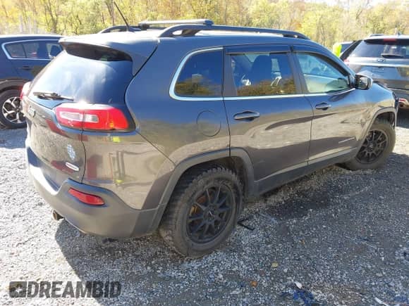 2014 Jeep Cherokee Latitude с VIN 1C4PJMCS6EW287171, выставлен на аукционе IAAI как лот 43457006 с пробегом 181 514 миль миль и . История ставок и продаж доступна на DreamBid. Изображение 4.