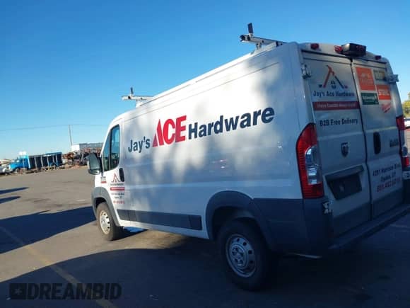 2017 Ram ProMaster Cargo z VIN 3C6TRVAG8HE542890, wystawiony jako IAAI lot #43499590 z przebiegiem 102 516 mil mil oraz . Historia ofert i sprzedaży dostępna na DreamBid. Obrazek 14.