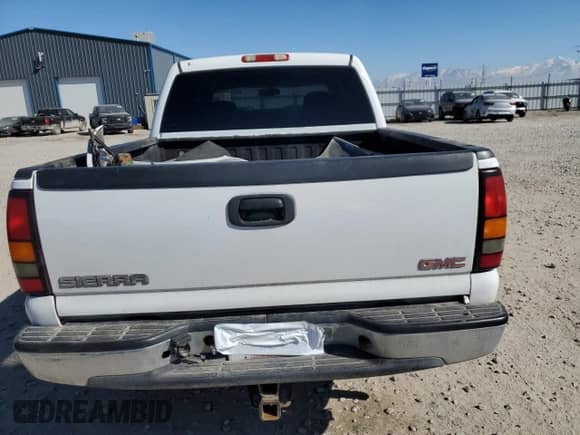 2005 GMC Sierra 1500 SLT z VIN 2GTEK13T151204765, wystawiony jako Copart lot #46662395 z przebiegiem 92 118 mil mil oraz Szkoda całkowita • Salvage title. Historia ofert i sprzedaży dostępna na DreamBid. Obrazek 6.