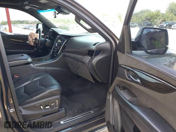 2016 Cadillac Escalade ESV Platinum с VIN 1GYS4KKJ8GR294939, выставлен на аукционе IAAI как лот 42754303 с пробегом 149 270 миль миль и . История ставок и продаж доступна на DreamBid. Изображение 5.