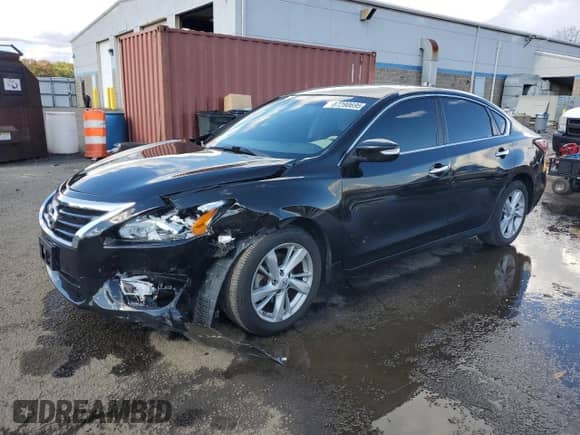 2015 Nissan Altima 2.5 with VIN 1N4AL3AP0FC113307, listed as a Copart auction lot 87280695 with 131,085 mi miles and Salvage title. Bid and sale history available at DreamBid. Image 1.