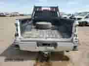 2015 Chevrolet Silverado 2500HD Work Truck z VIN 1GC1KUEGXFF564076, wystawiony jako Copart lot #63318565 z przebiegiem 117 533 mil mil oraz Szkoda całkowita • Salvage title. Historia ofert i sprzedaży dostępna na DreamBid. Obrazek 6.