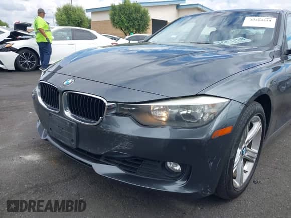 2015 BMW 3 Series 328i z VIN WBA3C1C51FK123138, wystawiony jako IAAI lot #43260210 z przebiegiem 128 848 mil mil oraz . Historia ofert i sprzedaży dostępna na DreamBid. Obrazek 6.